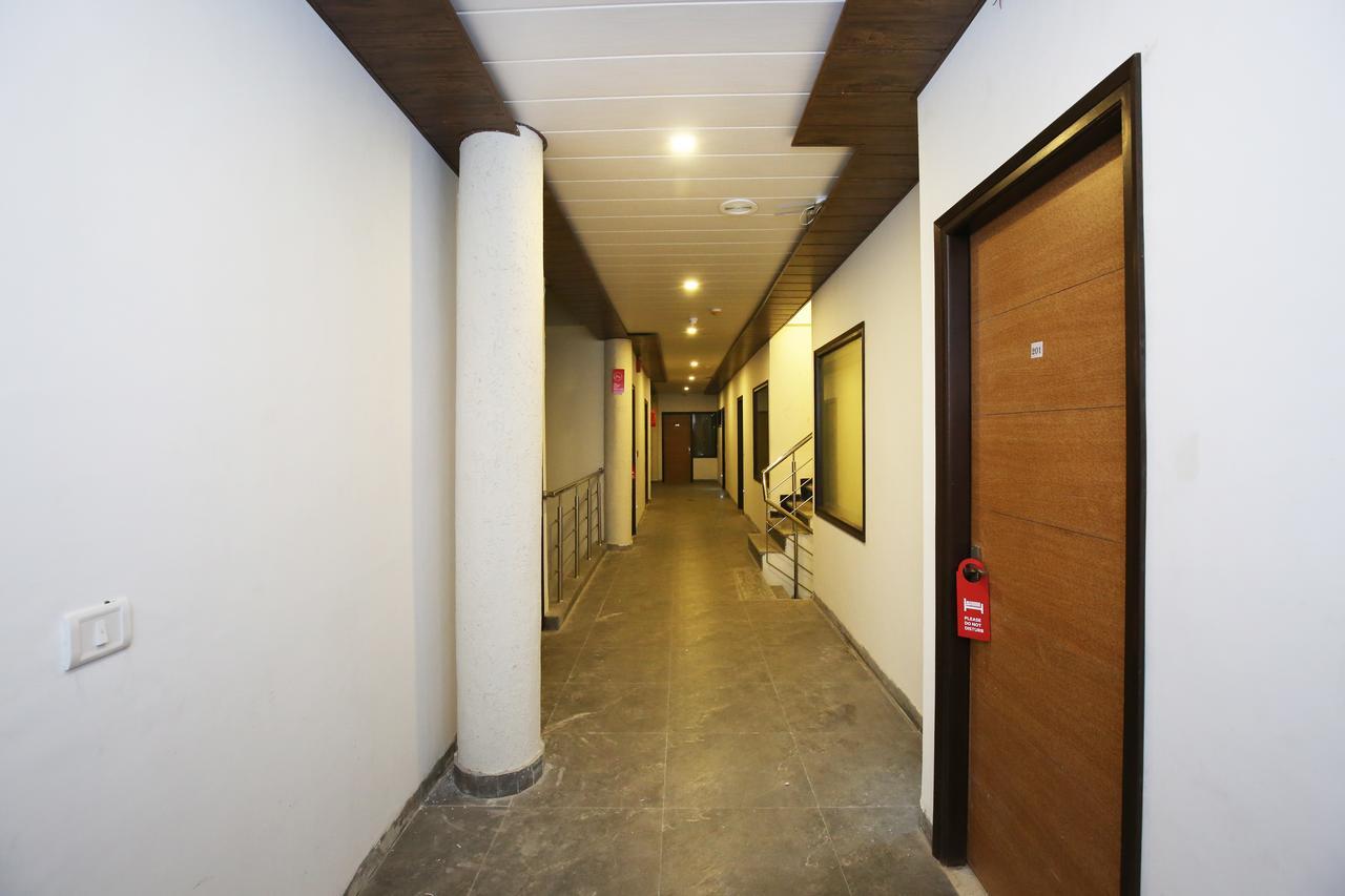 Hotel 7 Chandīgarh 外观 照片