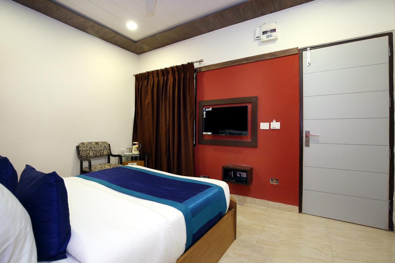 Hotel 7 Chandīgarh 外观 照片